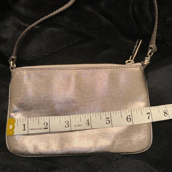 MICHAEL KORS GOLDTONED AUTHENTIC WRISTLET/PURSE Hand bag. - Picture 10 of 14